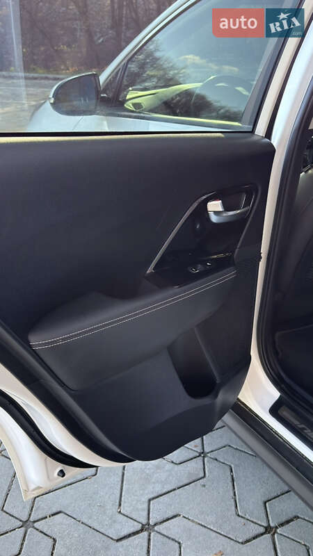 Позашляховик / Кросовер Kia Niro 2020 в Тернополі