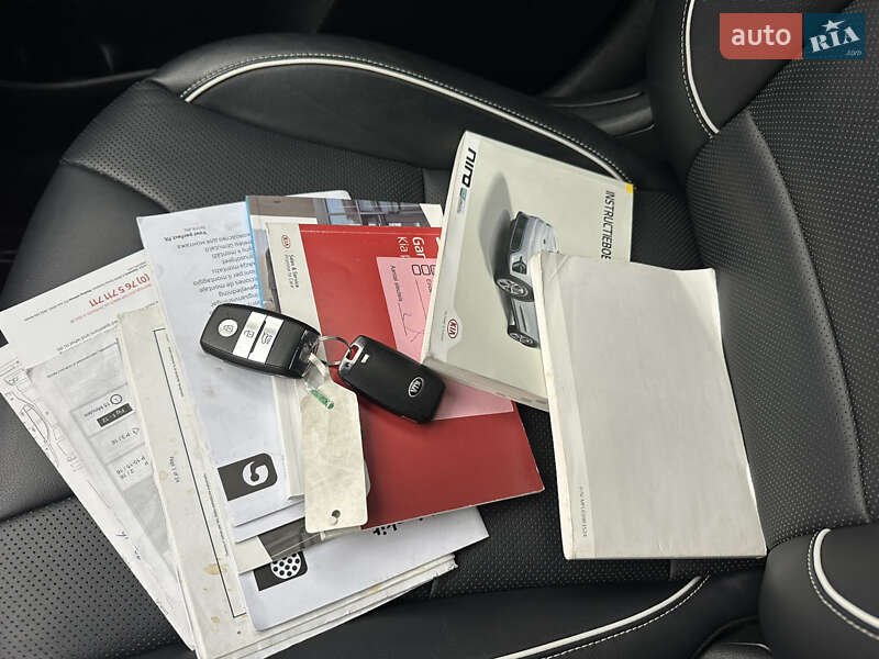 Позашляховик / Кросовер Kia Niro 2020 в Києві