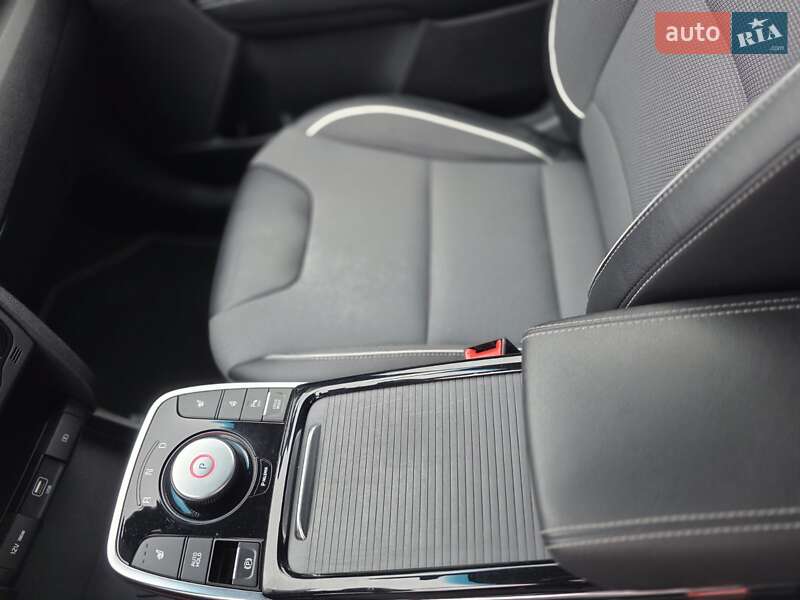 Внедорожник / Кроссовер Kia Niro 2020 в Ирпене