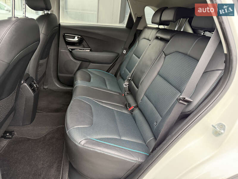 Позашляховик / Кросовер Kia Niro 2020 в Городку