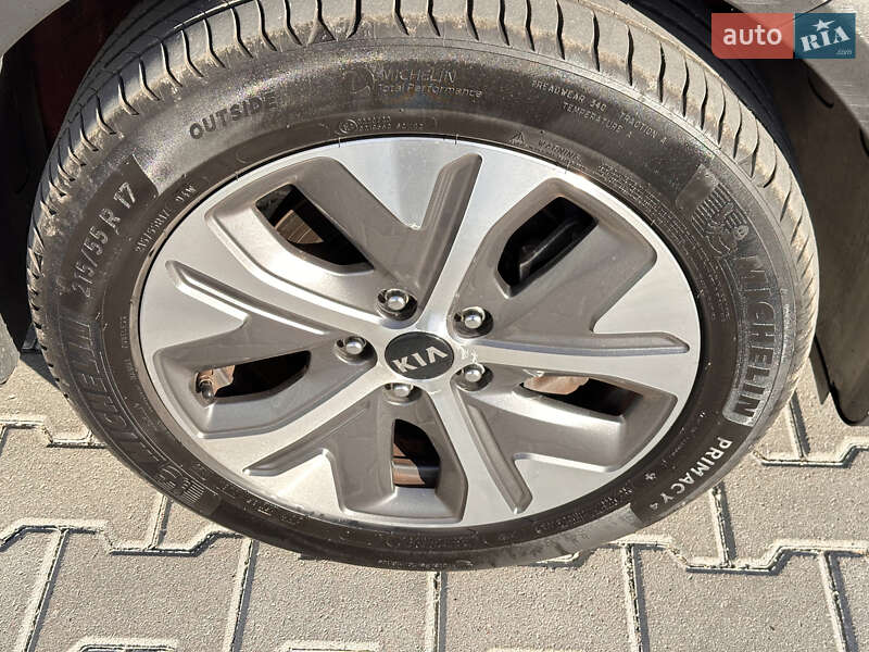 Внедорожник / Кроссовер Kia Niro 2020 в Тернополе фото 68 Внедорожник / Кроссовер Kia Niro 2020 в Тернополе