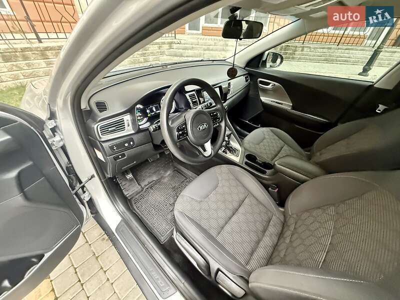 Внедорожник / Кроссовер Kia Niro 2017 в Одессе