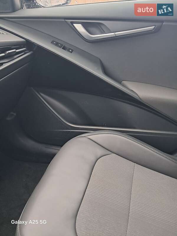 Позашляховик / Кросовер Kia Niro 2023 в Львові