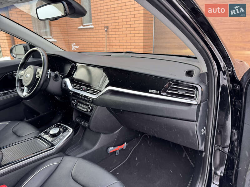 Внедорожник / Кроссовер Kia Niro 2020 в Казатине