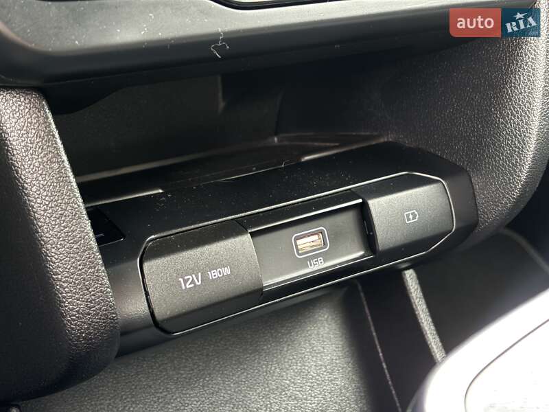 Позашляховик / Кросовер Kia Niro 2020 в Львові