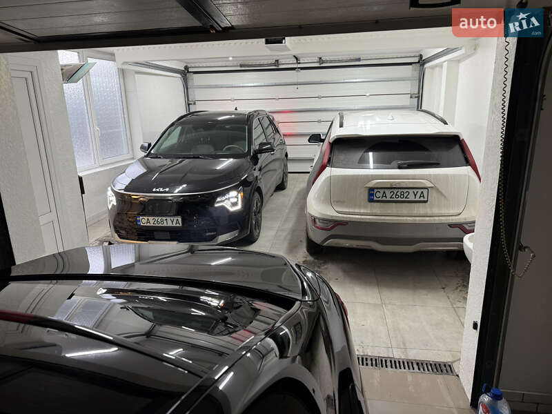 Позашляховик / Кросовер Kia Niro 2023 в Умані