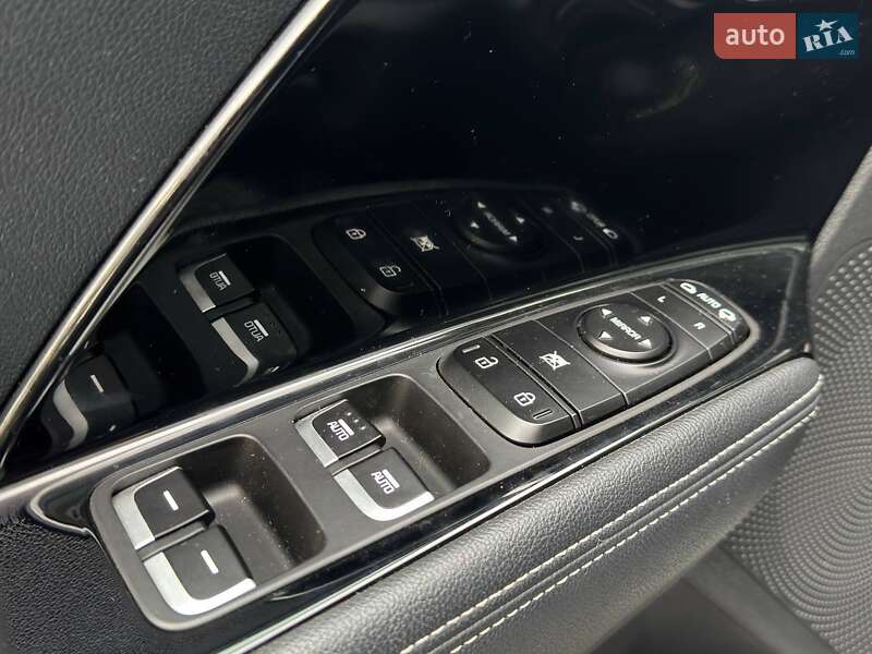 Позашляховик / Кросовер Kia Niro 2021 в Львові фото 16 Позашляховик / Кросовер Kia Niro 2021 в Львові