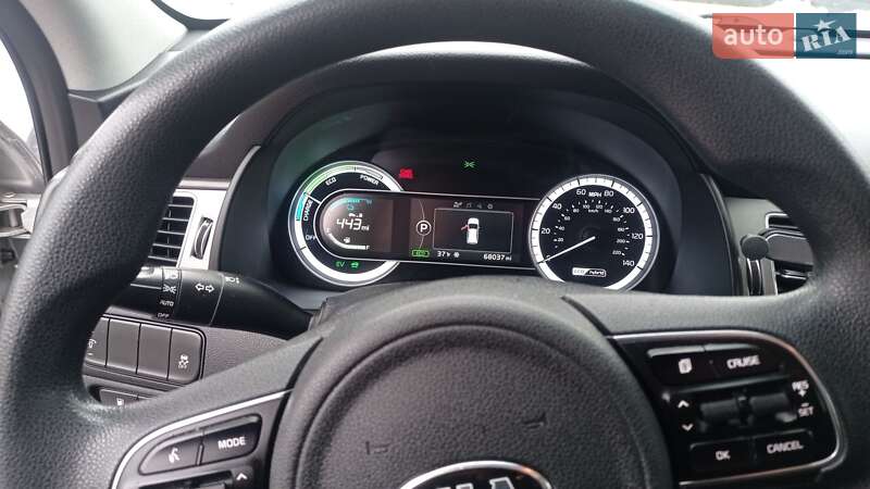 Позашляховик / Кросовер Kia Niro 2017 в Івано-Франківську