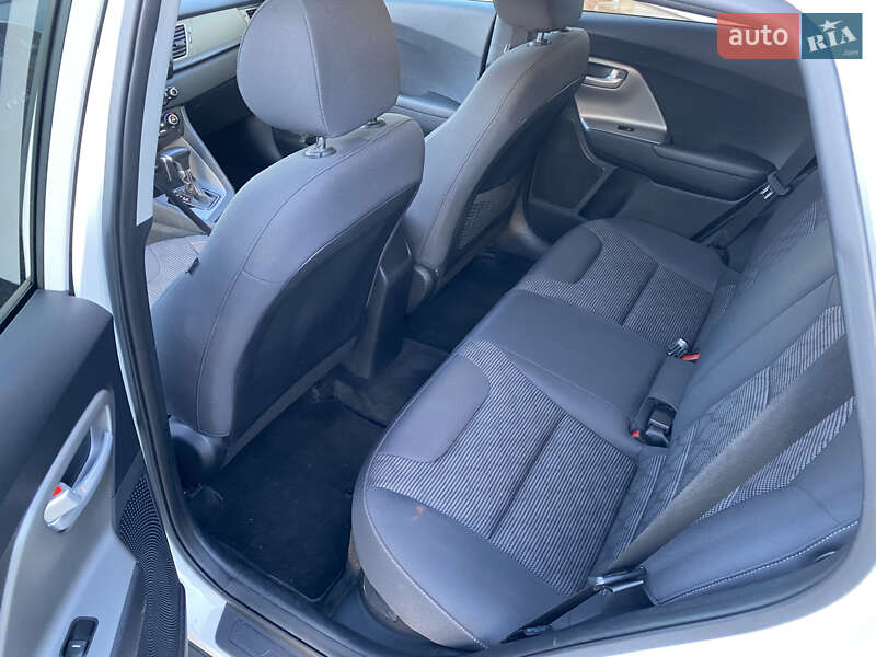 Внедорожник / Кроссовер Kia Niro 2019 в Черноморске