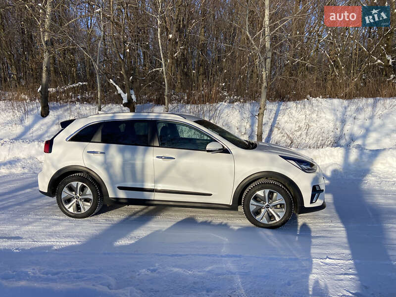Внедорожник / Кроссовер Kia Niro 2019 в Ровно фото 6 Внедорожник / Кроссовер Kia Niro 2019 в Ровно