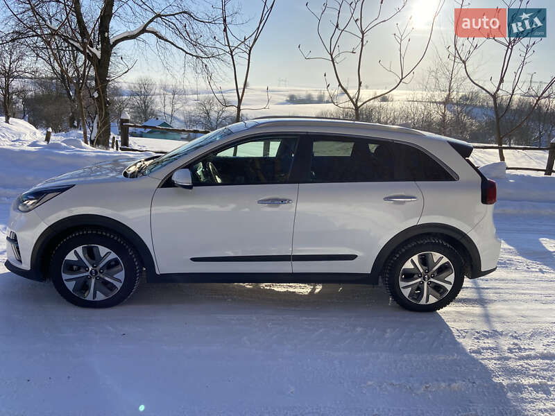Внедорожник / Кроссовер Kia Niro 2019 в Ровно фото 11 Внедорожник / Кроссовер Kia Niro 2019 в Ровно