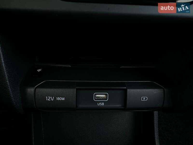 Позашляховик / Кросовер Kia Niro 2020 в Львові