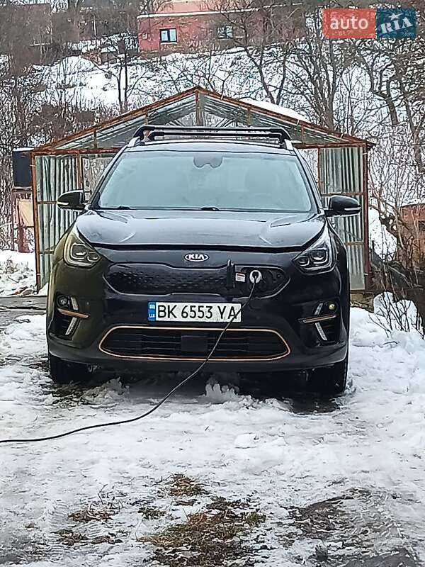 Внедорожник / Кроссовер Kia Niro 2018 в Ровно фото 3 Внедорожник / Кроссовер Kia Niro 2018 в Ровно