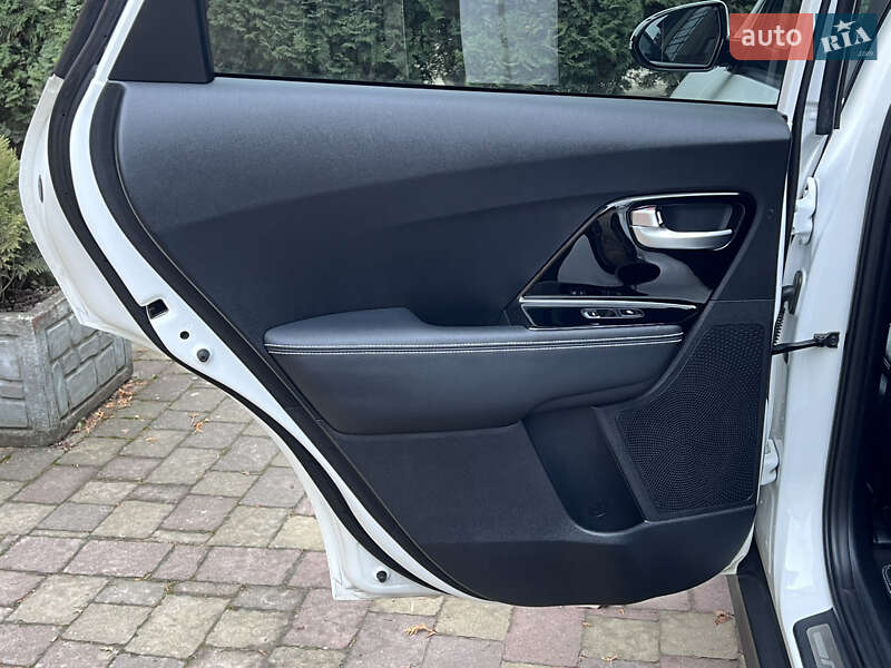 Позашляховик / Кросовер Kia Niro 2020 в Тернополі