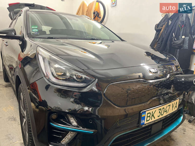 Позашляховик / Кросовер Kia Niro 2019 в Вараші