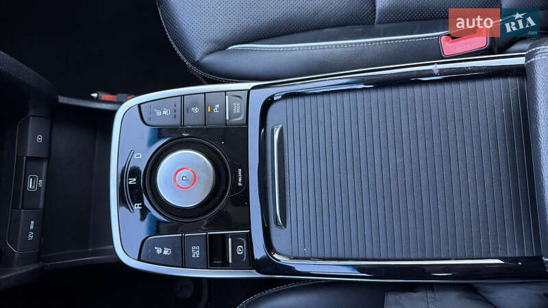 Внедорожник / Кроссовер Kia Niro 2019 в Киеве