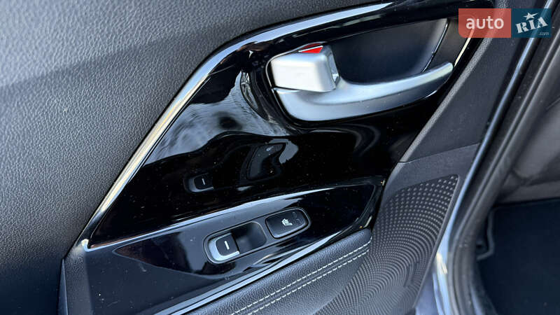 Внедорожник / Кроссовер Kia Niro 2019 в Киеве