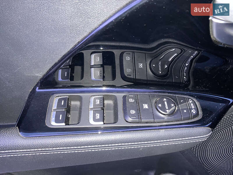 Внедорожник / Кроссовер Kia Niro 2020 в Черновцах