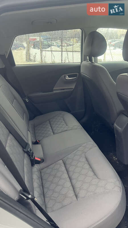 Позашляховик / Кросовер Kia Niro 2019 в Львові фото 13 Позашляховик / Кросовер Kia Niro 2019 в Львові