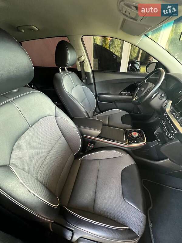 Внедорожник / Кроссовер Kia Niro 2020 в Луцке фото 26 Внедорожник / Кроссовер Kia Niro 2020 в Луцке