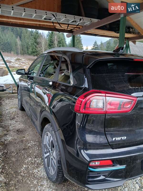 Внедорожник / Кроссовер Kia Niro 2019 в Яремче