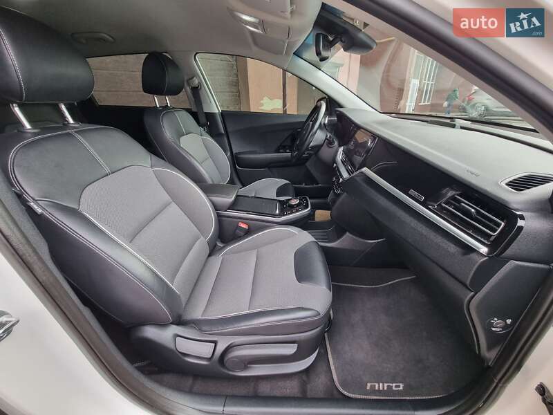 Внедорожник / Кроссовер Kia Niro 2020 в Львове фото 26 Внедорожник / Кроссовер Kia Niro 2020 в Львове
