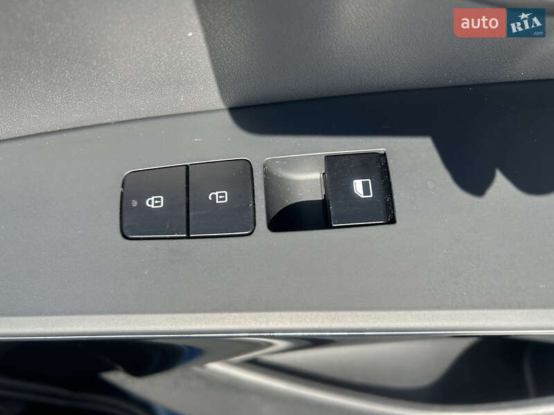 Позашляховик / Кросовер Kia Niro 2023 в Харкові