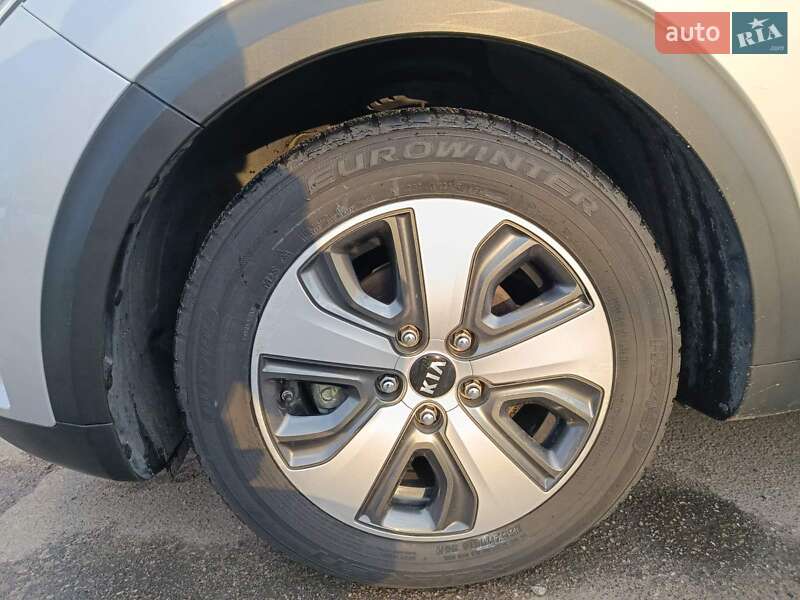 Позашляховик / Кросовер Kia Niro 2018 в Києві