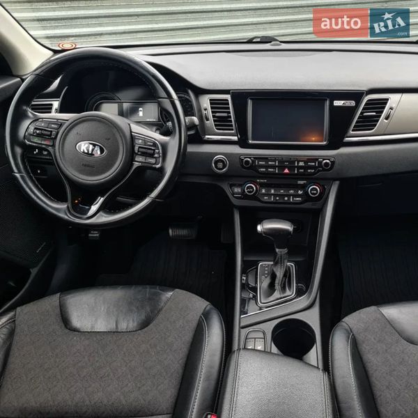 Внедорожник / Кроссовер Kia Niro 2017 в Кременчуге