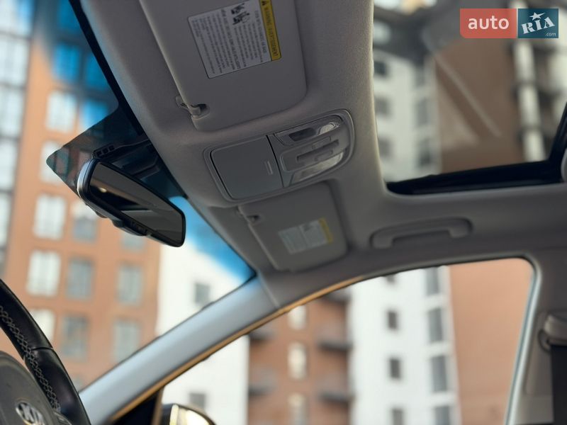 Внедорожник / Кроссовер Kia Niro 2017 в Львове