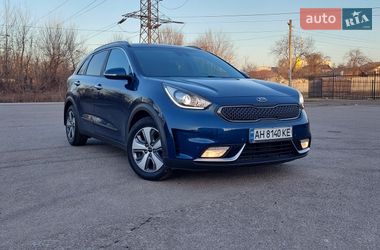 Позашляховик / Кросовер Kia Niro 2016 в Дніпрі