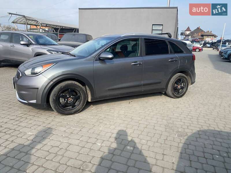 Внедорожник / Кроссовер Kia Niro 2018 в Львове