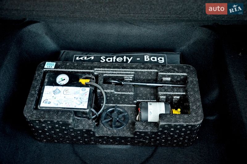 Позашляховик / Кросовер Kia Niro 2022 в Івано-Франківську