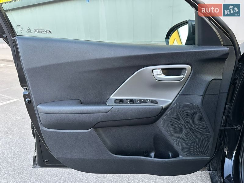 Внедорожник / Кроссовер Kia Niro 2018 в Киеве