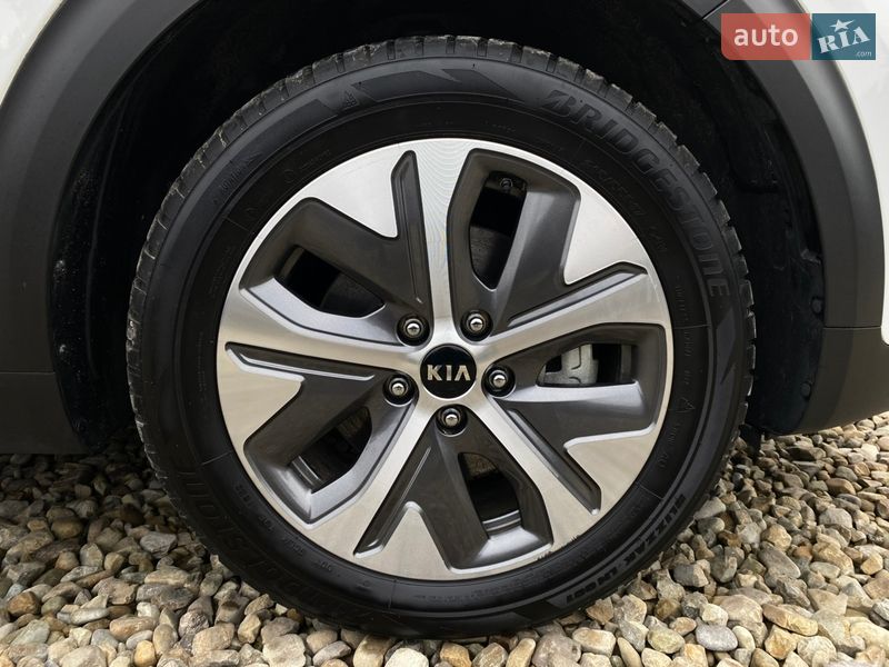 Внедорожник / Кроссовер Kia Niro 2020 в Львове