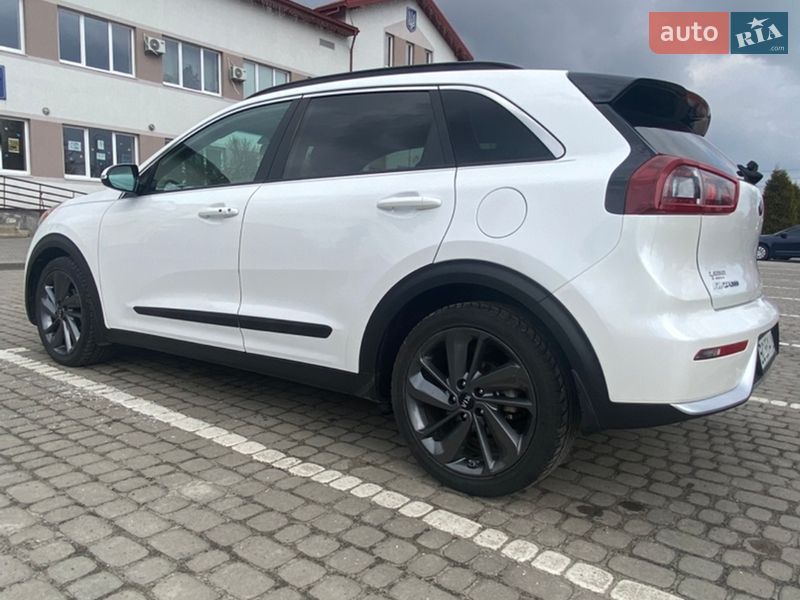 Внедорожник / Кроссовер Kia Niro 2017 в Львове