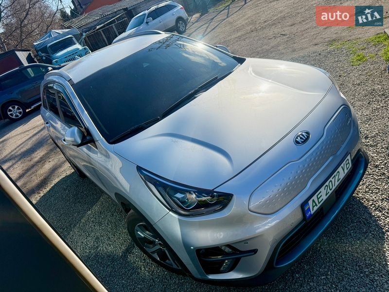 Внедорожник / Кроссовер Kia Niro 2018 в Днепре фото Внедорожник / Кроссовер Kia Niro 2018 в Днепре