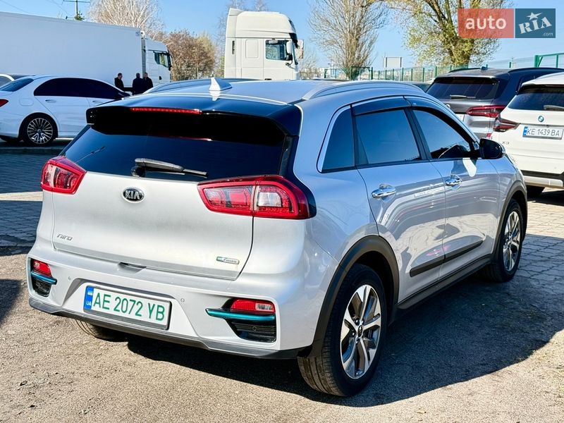 Позашляховик / Кросовер Kia Niro 2018 в Дніпрі