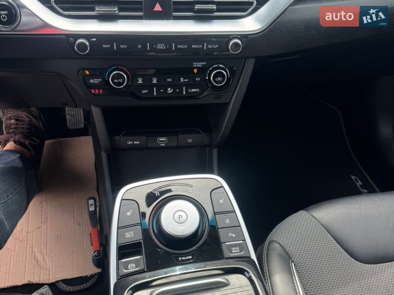 Позашляховик / Кросовер Kia Niro 2021 в Чернівцях