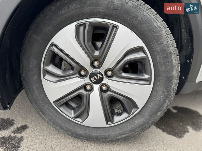 Позашляховик / Кросовер Kia Niro 2017 в Одесі