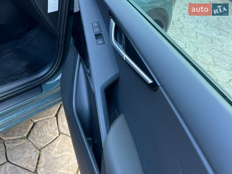 Внедорожник / Кроссовер Kia Niro 2023 в Одессе фото 12 Внедорожник / Кроссовер Kia Niro 2023 в Одессе