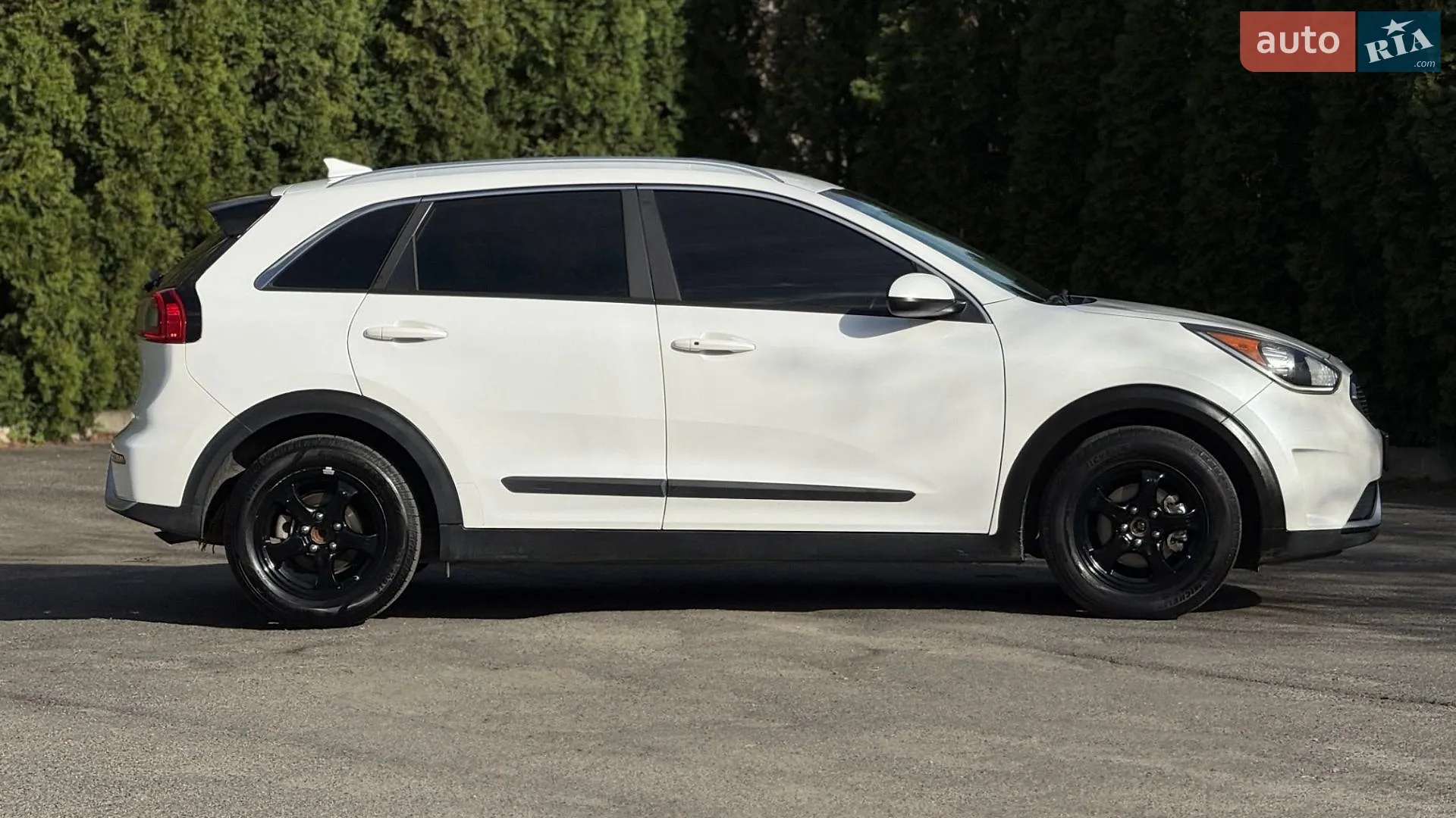 2017 Kia Niro - мініатюра 11