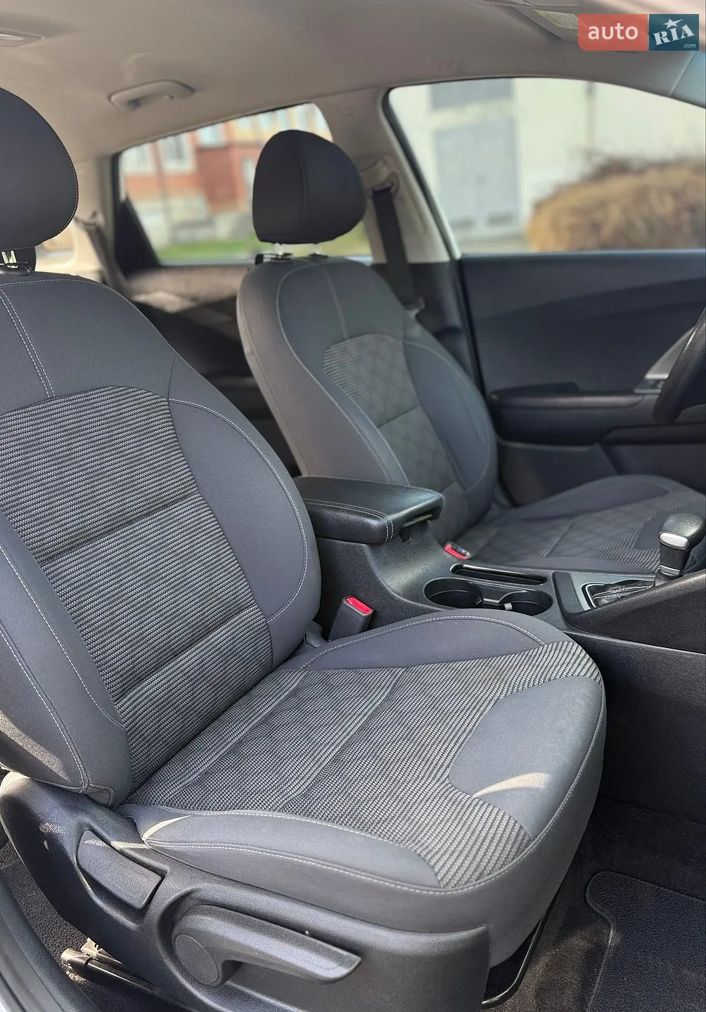 2017 Kia Niro - мініатюра 22