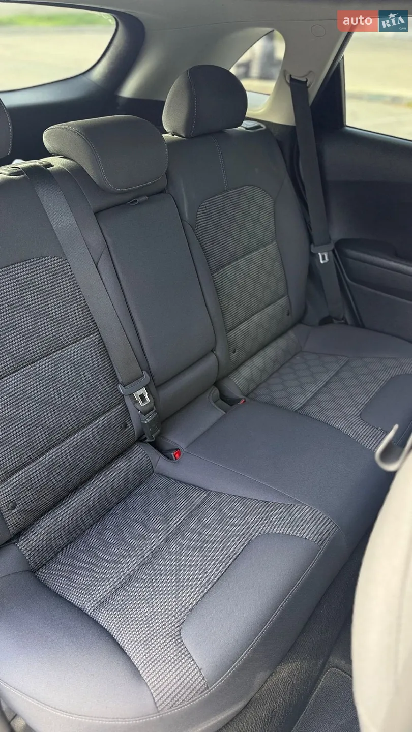 2017 Kia Niro - мініатюра 23