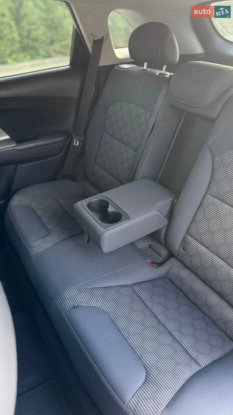 2017 Kia Niro - мініатюра 24