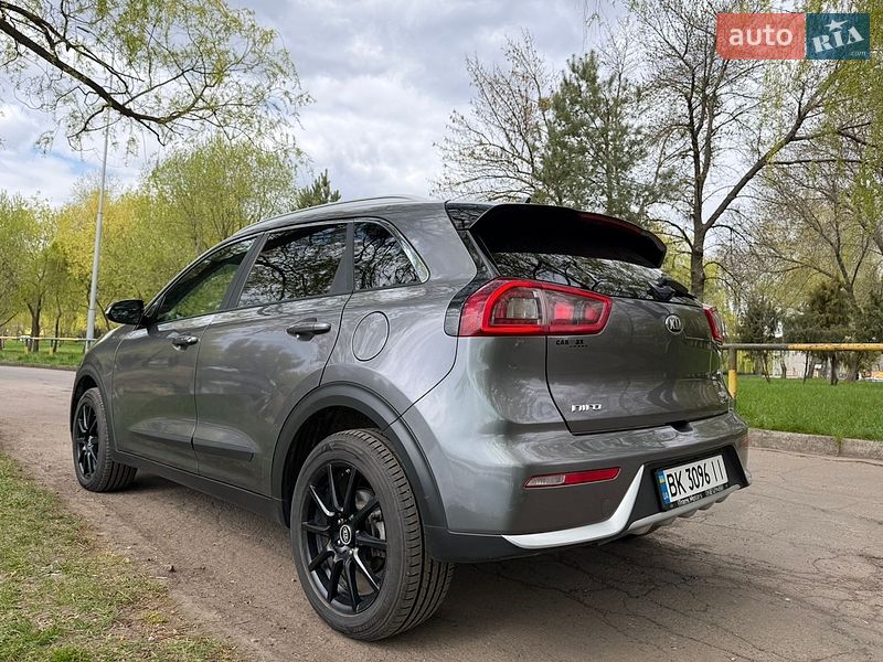 Внедорожник / Кроссовер Kia Niro 2017 в Ровно