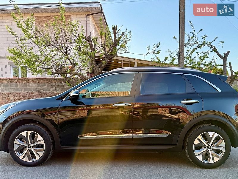 Внедорожник / Кроссовер Kia Niro 2020 в Киеве