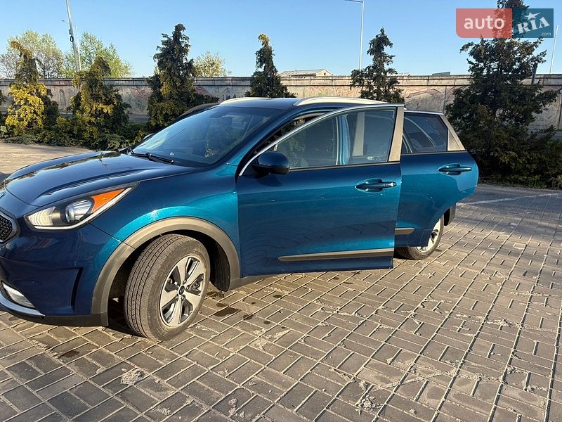 Внедорожник / Кроссовер Kia Niro 2018 в Львове