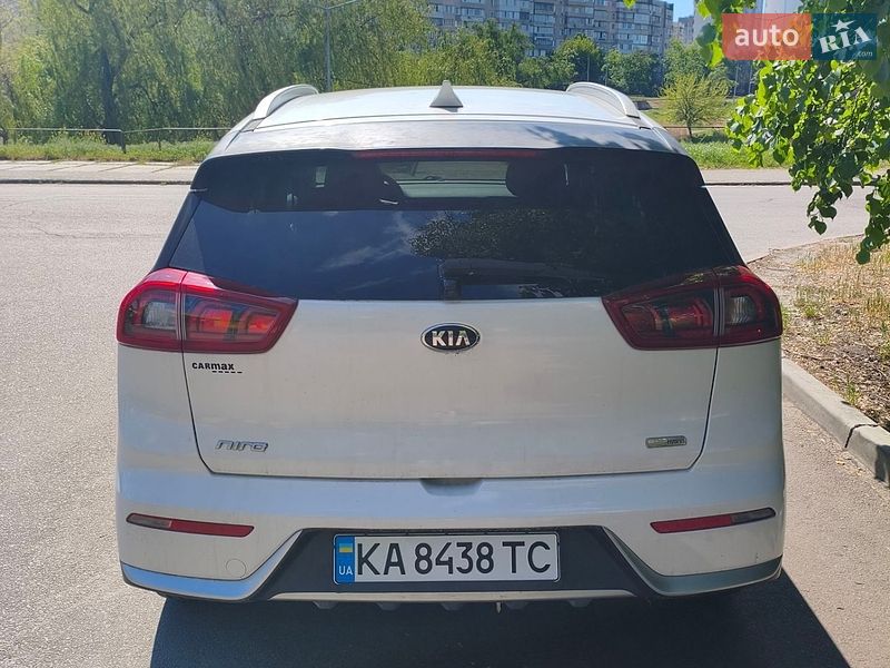 Внедорожник / Кроссовер Kia Niro 2017 в Киеве