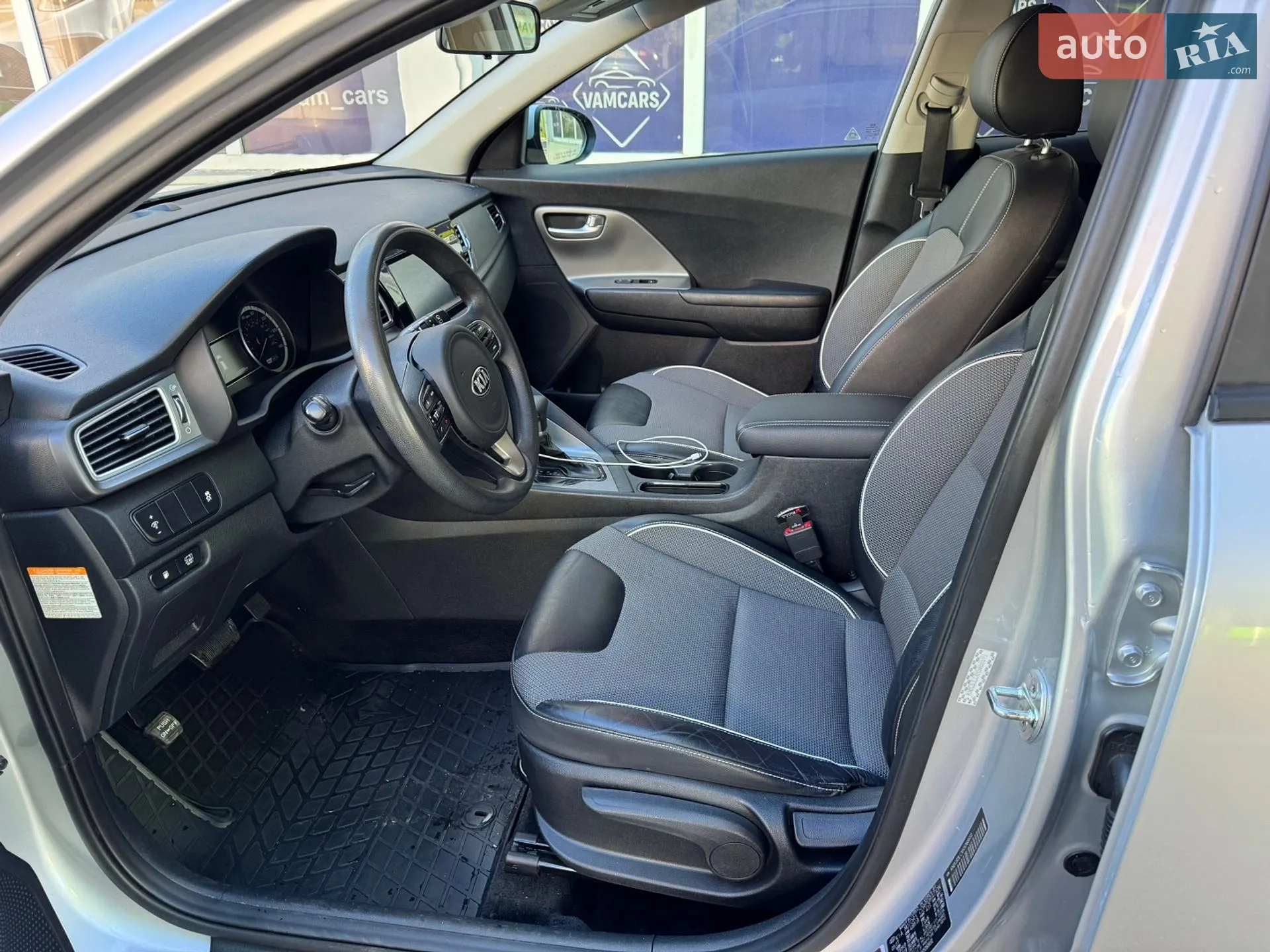2017 Kia Niro - мініатюра 23